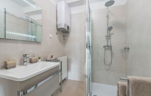 Casa, para fumadores | 3 habitaciones 