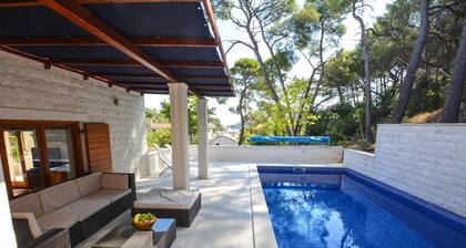 Azzurro in Grohote Rogac Olta Island