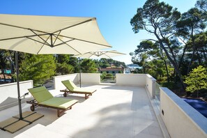 Villa | 4 bedrooms - Azzurro in Grohote Rogac Olta Island (Solta)