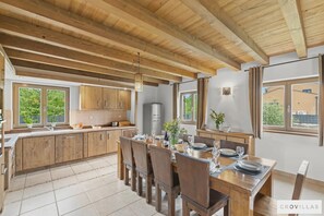 Villa | 5 bedrooms - Santi in Svetvin Enat (Svetvincenat)