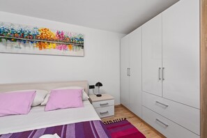 Apartment | 3 bedrooms - Sea in Pula With 3 Bedrooms and 2 Bathrooms (Medulin)