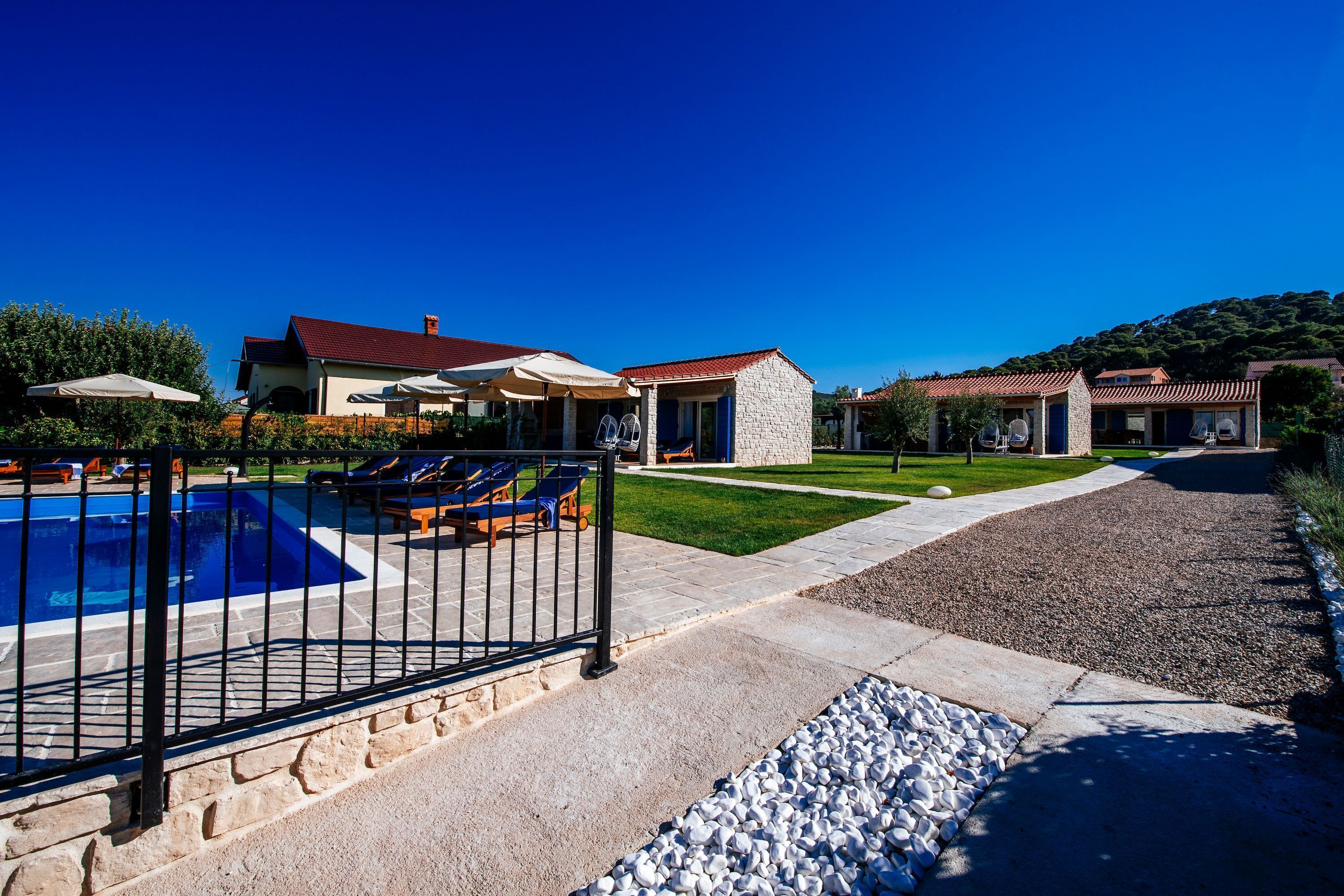 2 عدّة غرف نوم