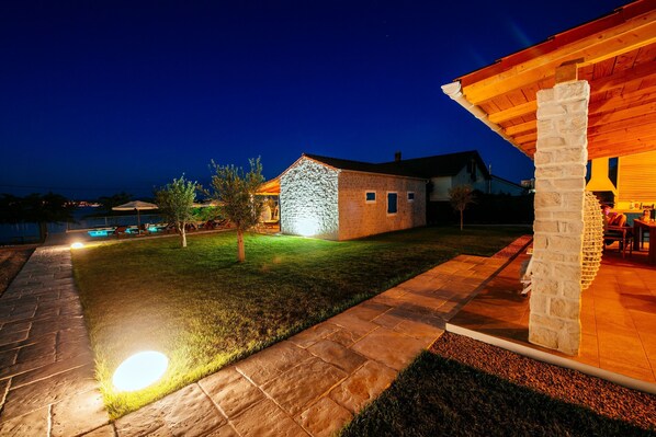 Villa | 2 bedrooms - Cavatul in Kraj With 2 Bedrooms and 2 Bathrooms (Pasman)