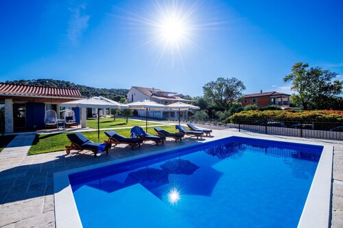 Cavatul in Kraj With 2 Bedrooms and 2 Bathrooms
