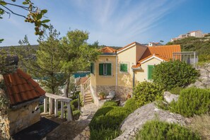 Villa | 3 bedrooms - Vese in Ljubljeva With 3 Bedrooms and 2 Bathrooms (Marina)