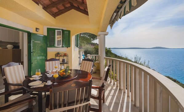 Villa | 3 bedrooms - Vese in Ljubljeva With 3 Bedrooms and 2 Bathrooms (Marina)