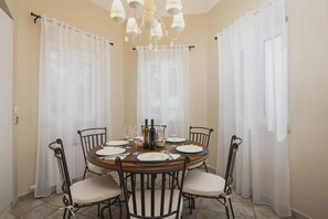 Villa | 3 bedrooms - Vese in Ljubljeva With 3 Bedrooms and 2 Bathrooms (Marina)