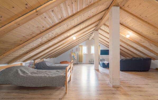 4 عدّة غرف نوم