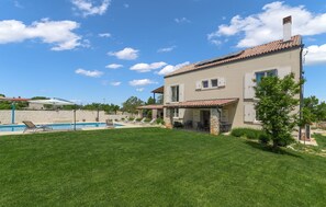 4 عدّة غرف نوم