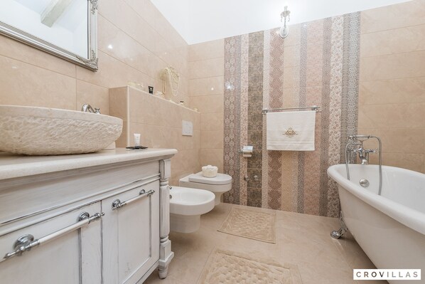House, Smoking | 3 bedrooms - Mek in Pridraga With 3 Bedrooms and 3 Bathrooms (Novigrad)