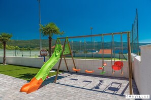 Villa | 3 bedrooms - Mek in Pridraga With 3 Bedrooms and 3 Bathrooms (Novigrad)