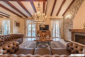 Villa | 3 bedrooms - Mek in Pridraga With 3 Bedrooms and 3 Bathrooms (Novigrad)