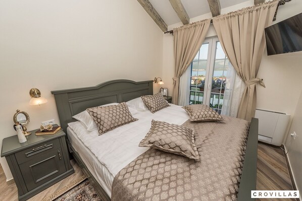 Villa | 3 bedrooms - Mek in Pridraga With 3 Bedrooms and 3 Bathrooms (Novigrad)