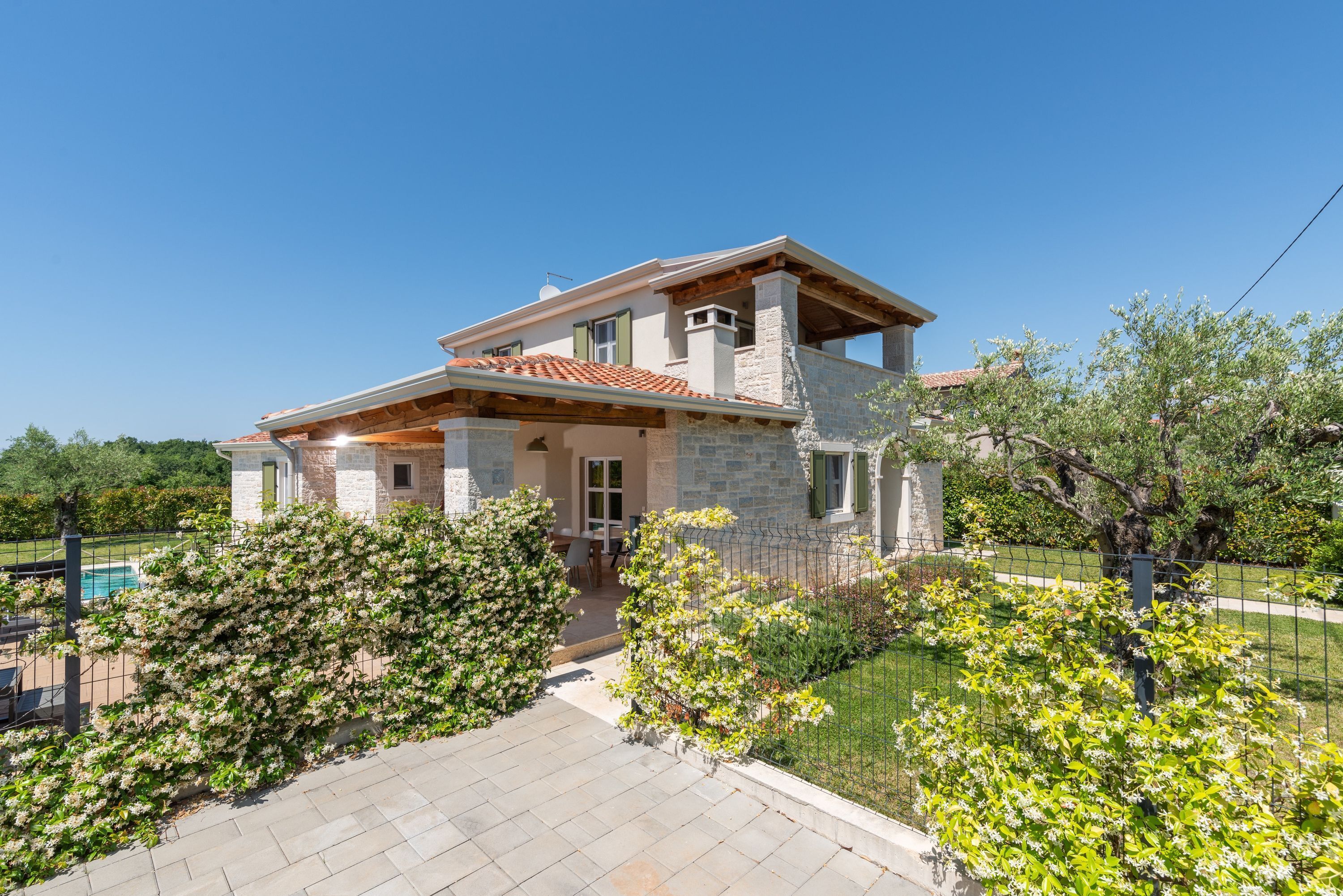 4 عدّة غرف نوم