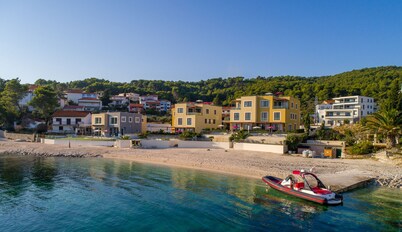 Acadia D in Slatine With 6 Bedrooms and 3 Bathrooms