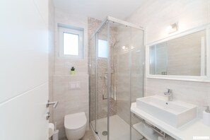 Casa, para fumantes | 6 quartos
