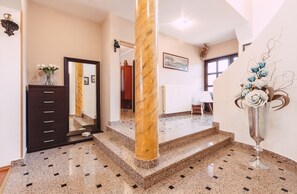 Villa | 5 bedrooms - Ines in Pula With 5 Bedrooms and 1 Bathrooms (Pula)