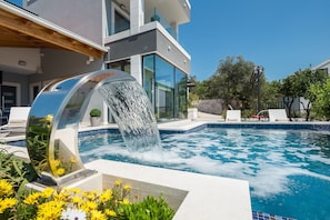 Villa | 4 bedrooms - Argemonia in Okrug Gornji (Okrug)