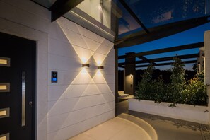 4 bedrooms - Argemonia in Okrug Gornji (Okrug)