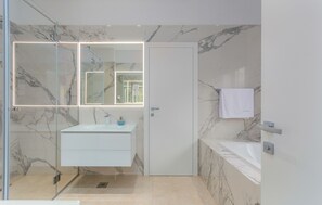 House, Smoking | 5 bilik tidur 