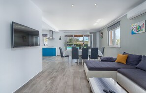 Villa | 6 bedrooms - Perhat in Visnjan With 6 Bedrooms and 4 Bathrooms (Visnjan)