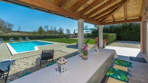 Villa | 6 bedrooms - Perhat in Visnjan With 6 Bedrooms and 4 Bathrooms (Visnjan)