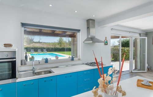 Perhat in Visnjan With 6 Bedrooms and 4 Bathrooms
