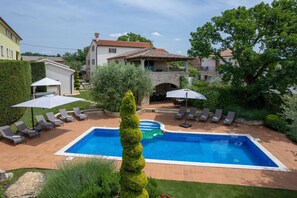 House, Smoking - Pilato in Vi Inada With 7 Bedrooms and 5 Bathrooms (Vizinada)