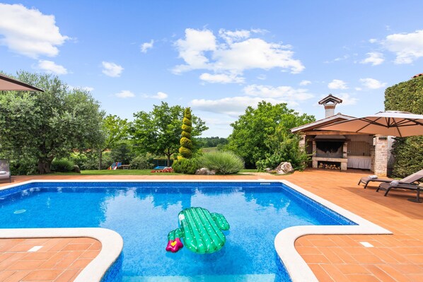 House, Smoking - Pilato in Vi Inada With 7 Bedrooms and 5 Bathrooms (Vizinada)