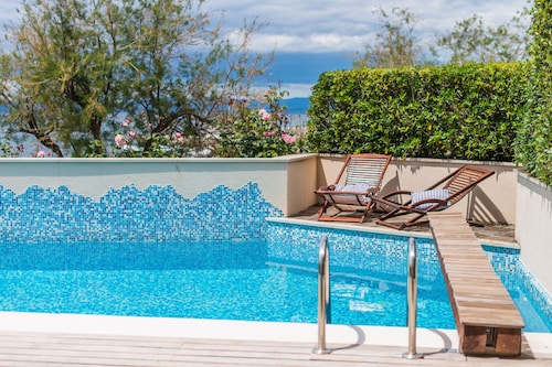 Mirca in Supetar With 7 Bedrooms and 6 Bathrooms