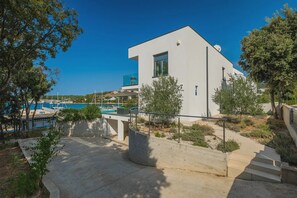 House, Smoking - Sail in Pje ana Uvala (Medulin)