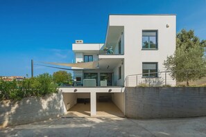 Villa | 4 bedrooms - Sail in Pje ana Uvala (Medulin)