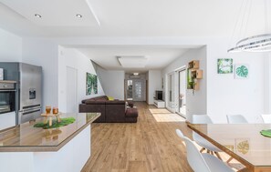 Villa | 3 bedrooms - OL JU in Pula With 3 Bedrooms and 1 Bathrooms (Pula)