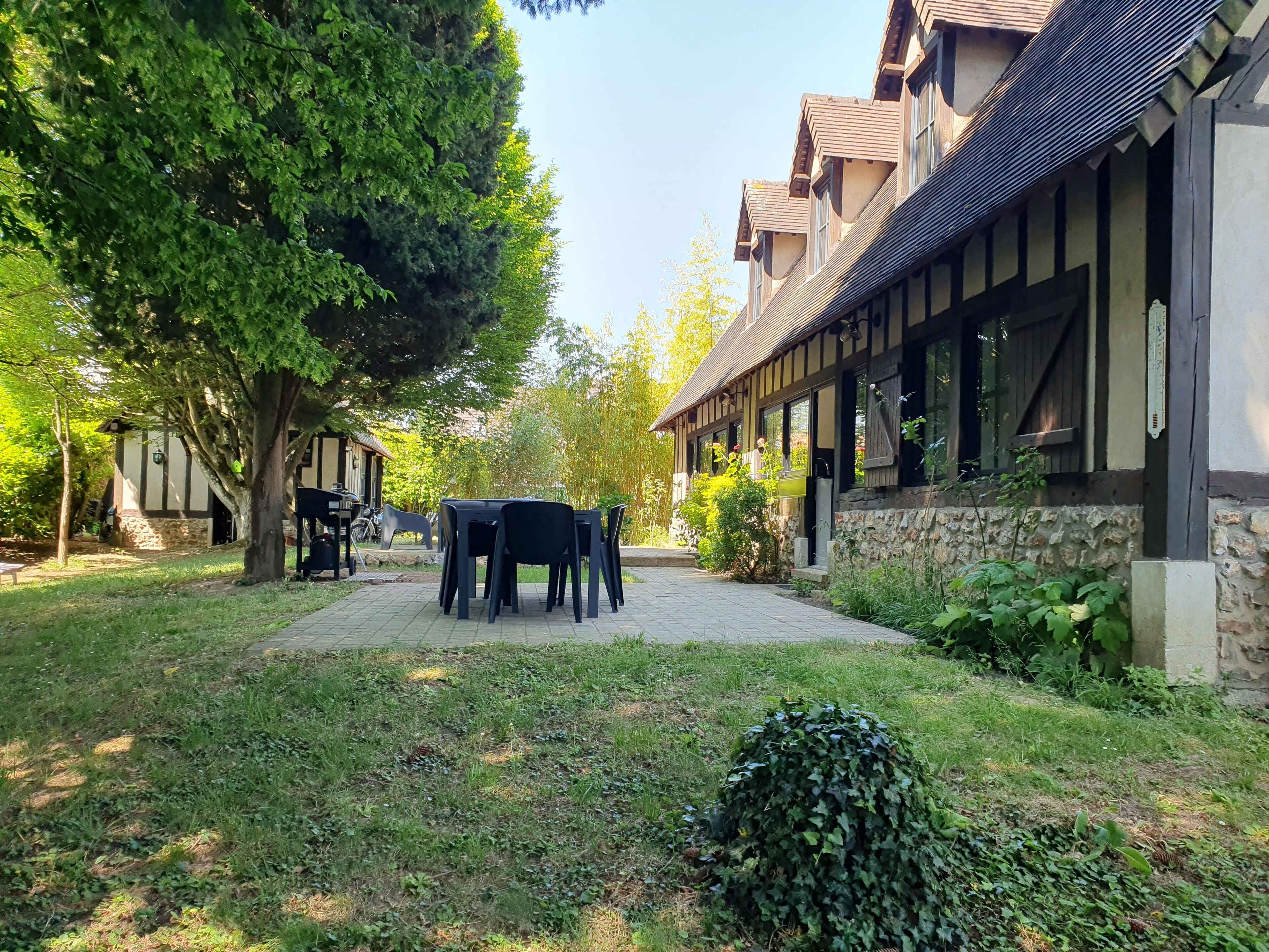 屋外ダイニングエリア
