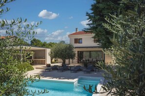 Villa - Caprice in Milohnic With 3 Bedrooms and 3 Bathrooms (Krk)