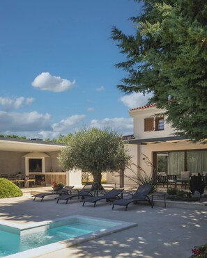 Villa | 3 bedrooms - Caprice in Milohnic With 3 Bedrooms and 3 Bathrooms (Krk)