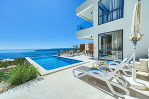 Villa | 4 bedrooms - Bellevue in Bast Ba ka Voda (Baska Voda)