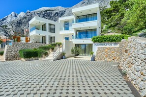 House, Smoking | 4 bedrooms - Bellevue in Bast Ba ka Voda (Baska Voda)