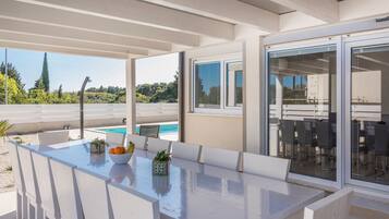 House | 13 bedrooms