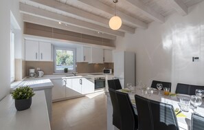 13 عدّة غرف نوم