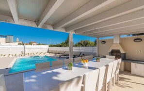 Casa, para fumadores | 13 habitaciones 