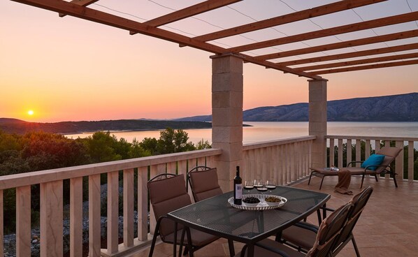 4 عدّة غرف نوم