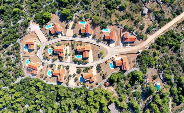 4 عدّة غرف نوم