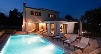 Seksta in Barban With 4 Bedrooms and 4 Bathrooms