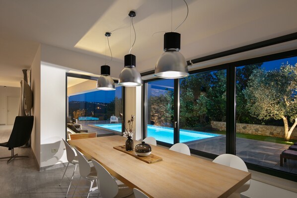 4 bedrooms - Arsia in Labin With 4 Bedrooms and 4 Bathrooms (Rasa)