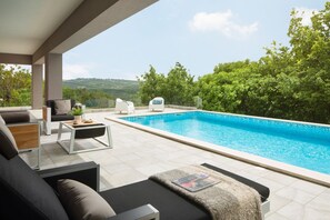 4 bedrooms - Arsia in Labin With 4 Bedrooms and 4 Bathrooms (Rasa)