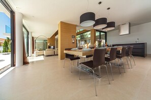 3 bedrooms