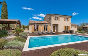 4 عدّة غرف نوم