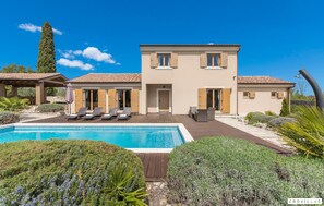 4 عدّة غرف نوم