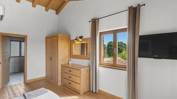 House, Smoking | 4 bedrooms
